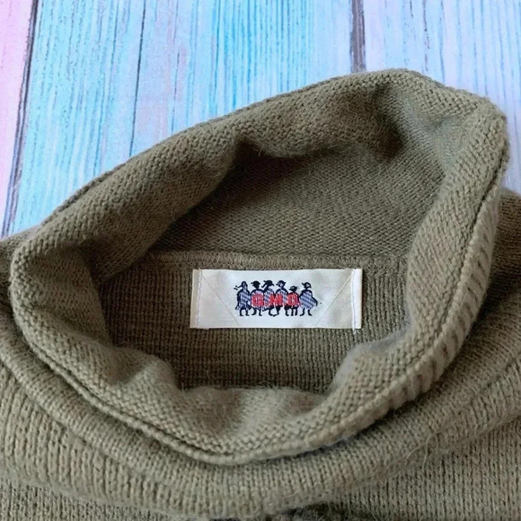 Vintage super soft fringe turtle neck sweater - Picture 4 of 7